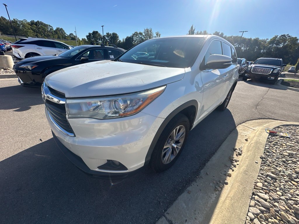 Used 2015 Toyota Highlander Plus FWD image 8