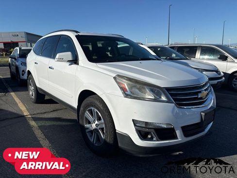 Used 2017 Chevrolet Traverse LT FWD image 16