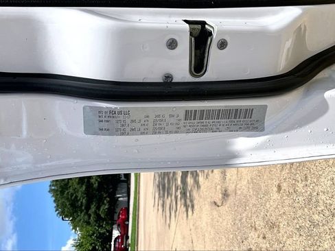 Used 2018 Jeep Cherokee Limited FWD image 4