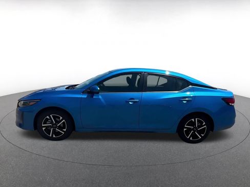 Used 2025 Nissan Sentra SV FWD image 10