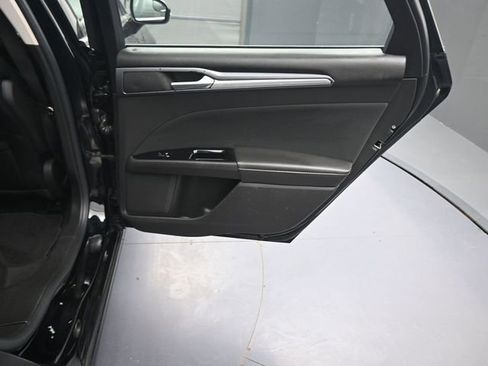 Used 2016 Ford Fusion SE image 13