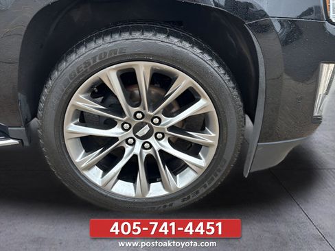 Used 2020 Cadillac Escalade Luxury w/ Escalade Sport Edition AWD/4WD image 9