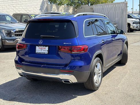 Used 2021 Mercedes-Benz GLB 250 4MATIC w/ Premium Package image 5