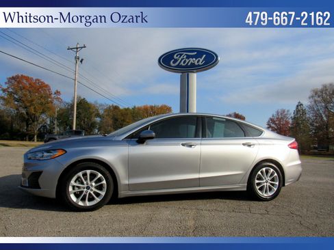 Used 2020 Ford Fusion SE image 1