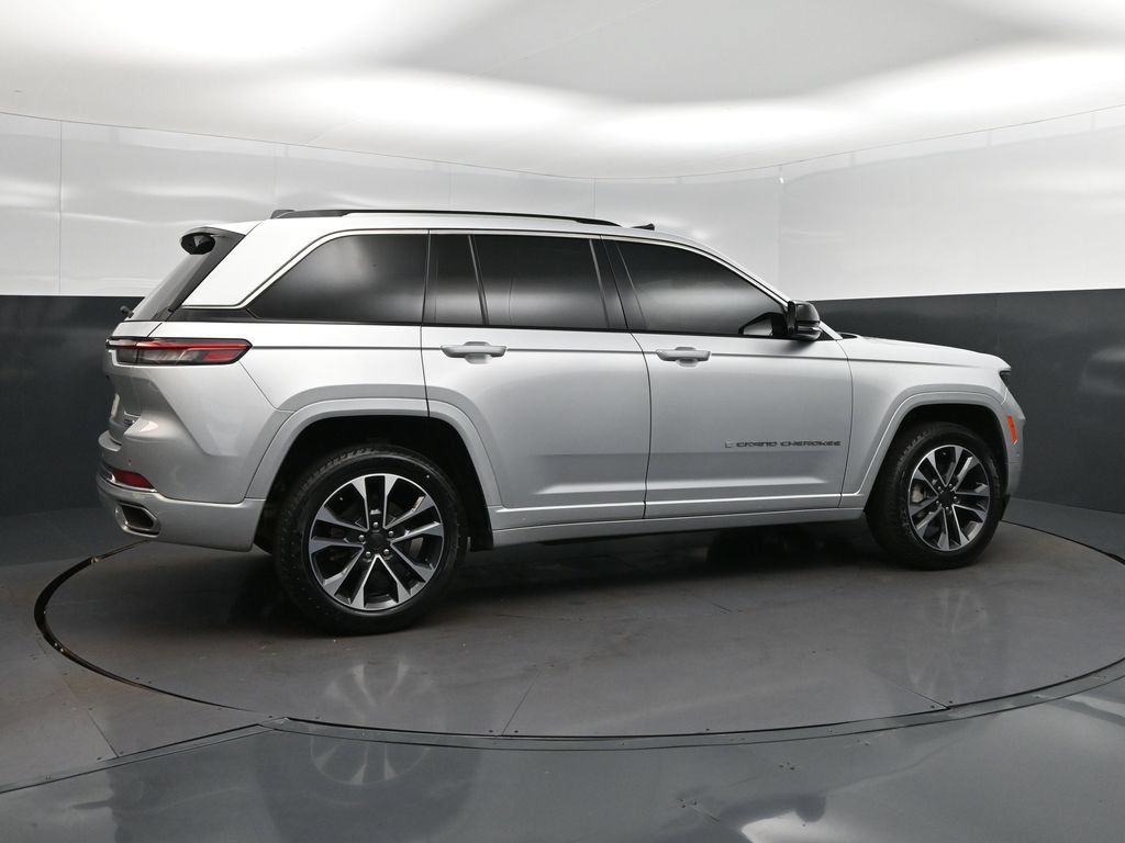 Used 2023 Jeep Grand Cherokee Overland RWD image 8
