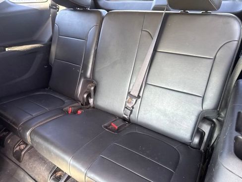 Used 2019 Chevrolet Traverse Premier w/ Driver Confidence II Package FWD image 12