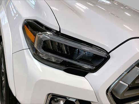 Used 2023 Toyota Tacoma Limited AWD/4WD image 26