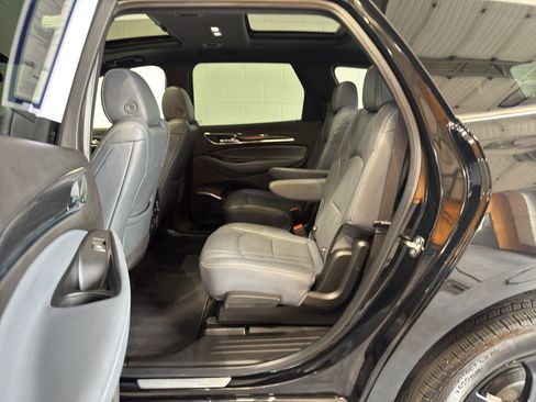 Used 2024 Buick Enclave Essence w/ Experience Buick Package AWD/4WD image 10