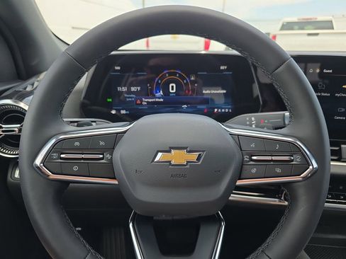 New 2026 Chevrolet Equinox LT w/ Convenience Package II FWD image 18