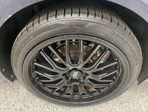 Used 2021 Toyota Camry LE image 10