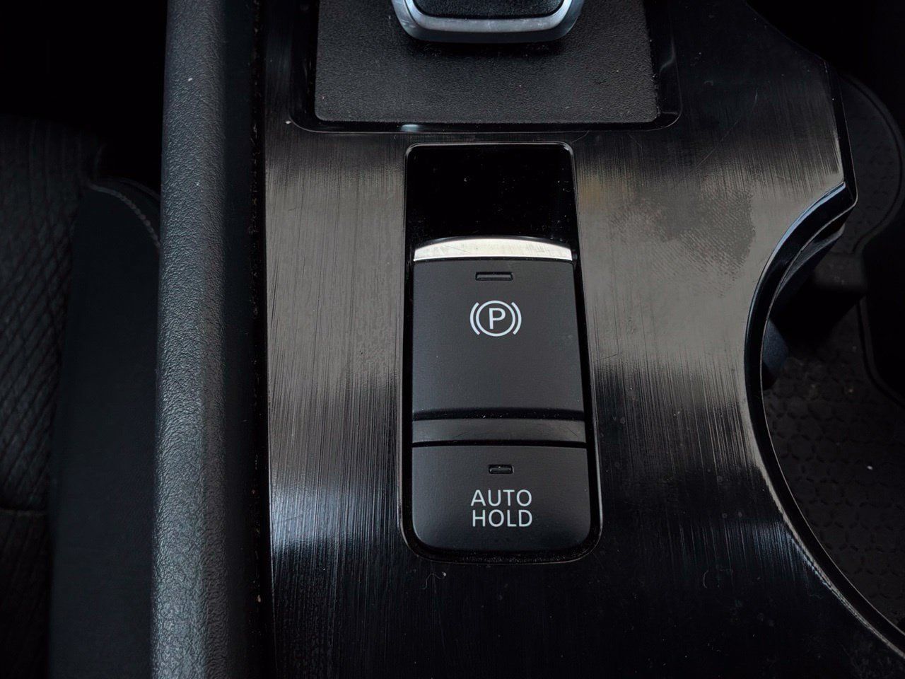 Used 2025 Nissan Rogue SV FWD image 26