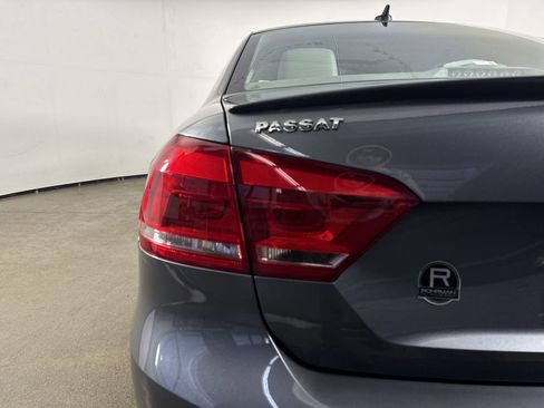 Used 2013 Volkswagen Passat 3.6 SE image 28