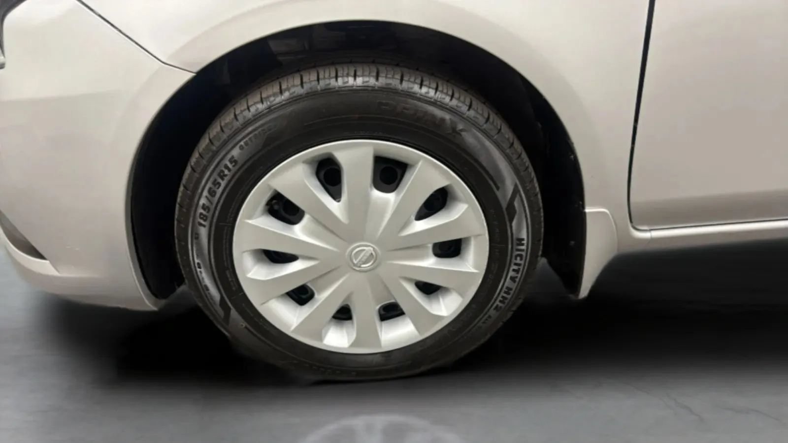 Used 2017 Nissan Versa S Plus FWD image 26