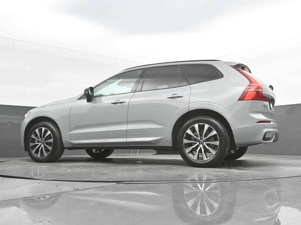 Certified 2024 Volvo XC60 B5 Plus AWD/4WD image 23