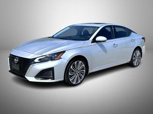Used 2023 Nissan Altima 2.5 SL AWD/4WD image 1