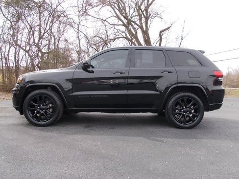 Used 2019 Jeep Grand Cherokee Altitude image 2