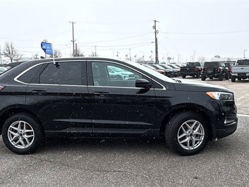 Certified 2024 Ford Edge SEL w/ Convenience Package image 3