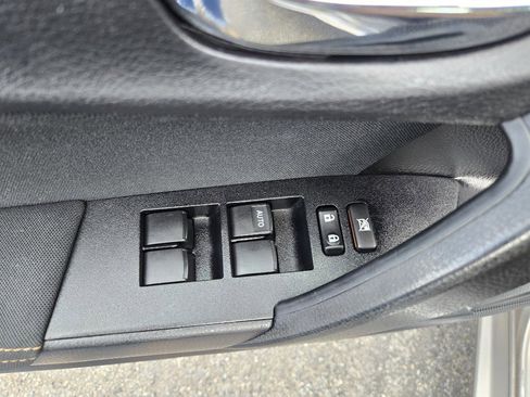 Used 2014 Toyota Corolla LE image 10