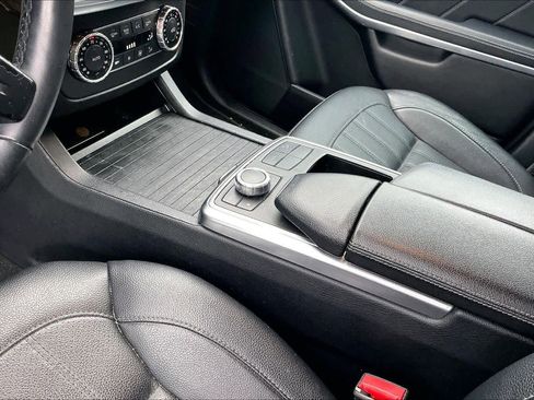 Used 2014 Mercedes-Benz GL 450 4MATIC image 18