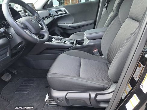 Used 2024 Mitsubishi Outlander ES AWD/4WD image 25