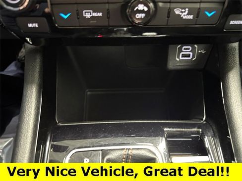 Used 2022 Jeep Compass Limited image 17