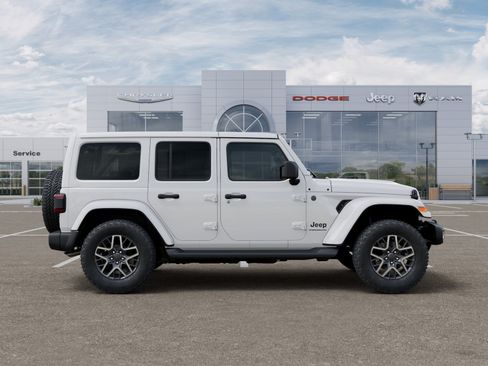 New 2026 Jeep Wrangler Unlimited Sahara AWD/4WD image 47