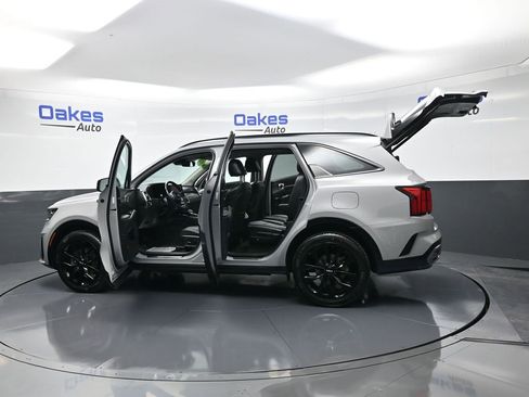 Certified 2023 Kia Sorento SX image 59