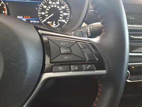 Used 2023 Nissan Altima 2.5 SR w/ SR Premium Package image 28