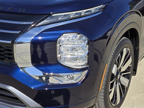 New 2025 Mitsubishi Outlander SEL image 6