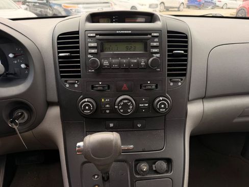 Used 2007 Kia Sedona LX FWD image 7