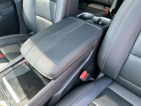 Used 2024 Chevrolet Traverse RS image 22