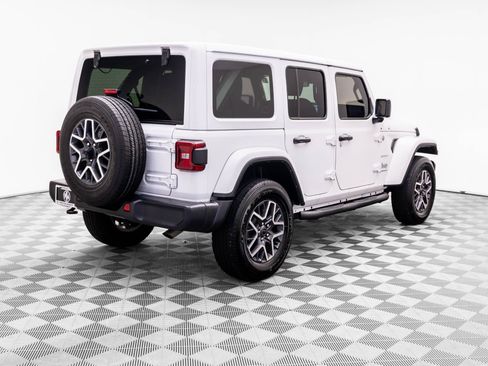 Used 2024 Jeep Wrangler Unlimited Sahara AWD/4WD image 6