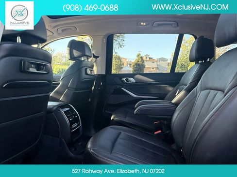 Used 2020 BMW X7 xDrive40i w/ Premium Package AWD/4WD image 25