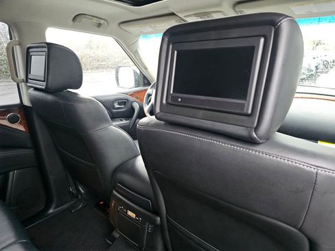 Used 2017 INFINITI QX80 4WD w/ Deluxe Technology Package image 18