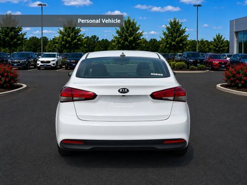 Used 2017 Kia Forte LX w/ LX Popular Package FWD image 4