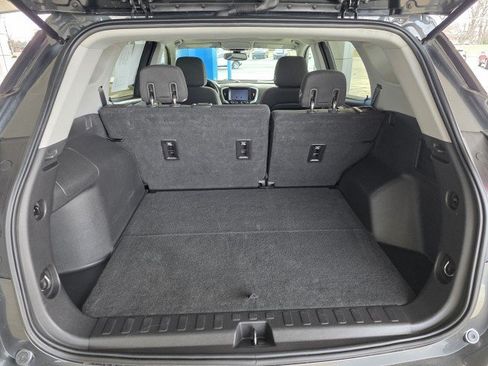 Used 2019 GMC Terrain SLE w/ GMC Pro Grade Package AWD/4WD image 14