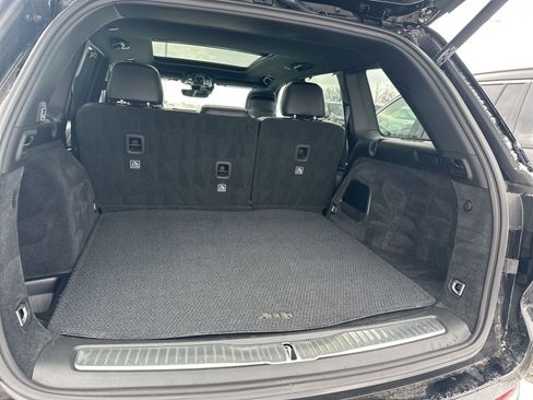 Used 2024 Jeep Grand Cherokee Summit w/ Luxury Tech Group V image 29