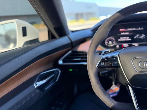 Used 2022 Audi e-tron GT Premium Plus AWD/4WD image 7