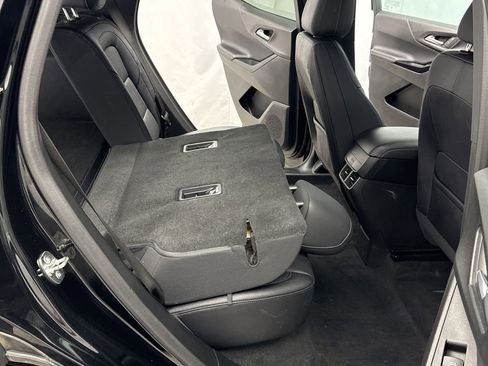 Used 2025 Chevrolet Equinox LT w/ Convenience Package II image 35