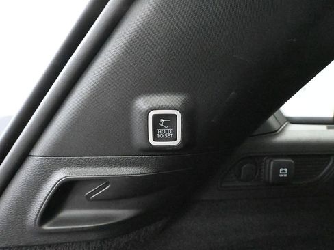 Used 2022 Jeep Grand Cherokee Overland w/ Luxury Tech Group IV image 47