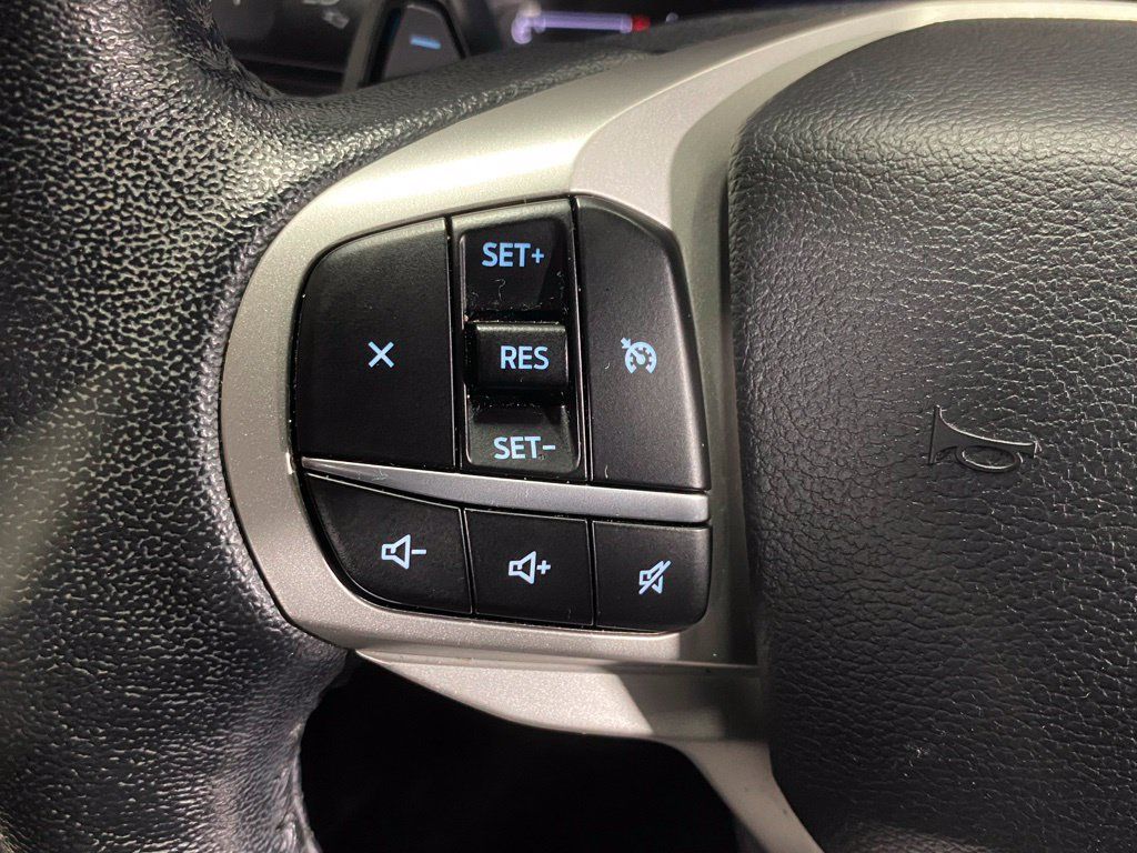 Used 2020 Ford Explorer XLT w/ Equipment Group 202A AWD/4WD image 34