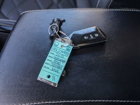 Used 2025 Volkswagen Atlas Cross Sport SE image 34