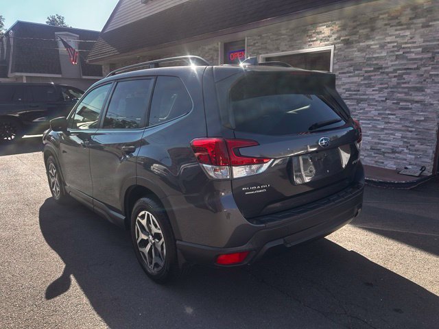 Used 2021 Subaru Forester Premium AWD/4WD image 5