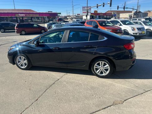 Used 2016 Chevrolet Cruze LT w/ Convenience Package image 6