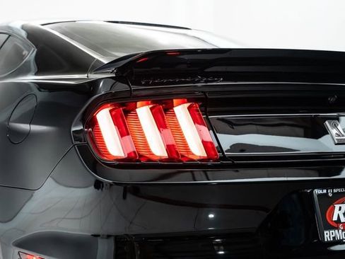 Used 2017 Ford Mustang Shelby GT350 image 11