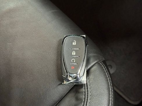 Used 2017 Chevrolet Cruze Premier image 21