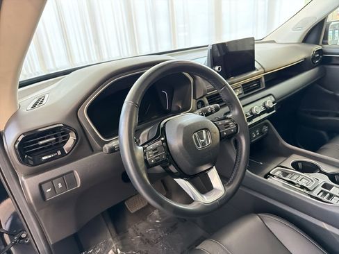 Used 2024 Honda Pilot Touring image 4