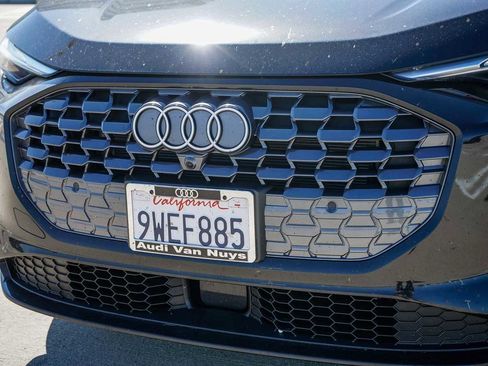 Used 2025 Audi Q5 Premium w/ Convenience Package image 8