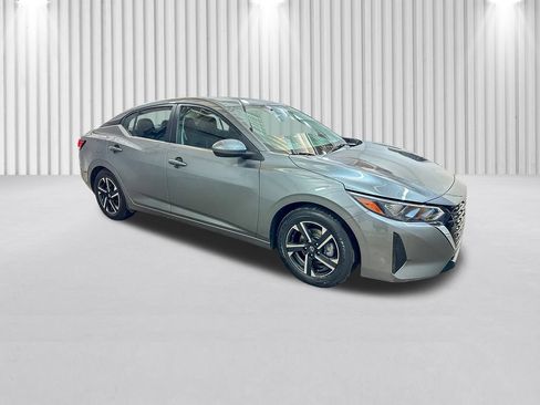 Used 2024 Nissan Sentra SV FWD image 2