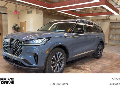 Used 2025 Lincoln Aviator AWD image 1